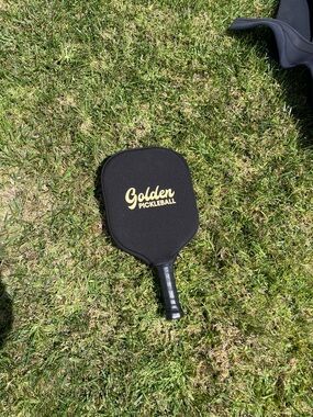 Golden Pickleball Paddle carbon